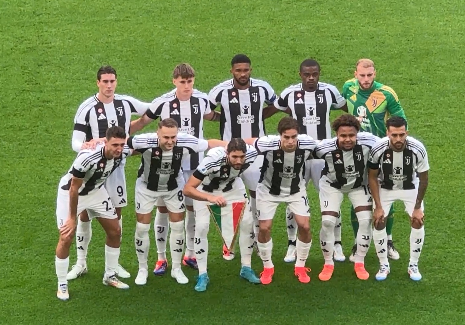 中间由团队 中间由团队